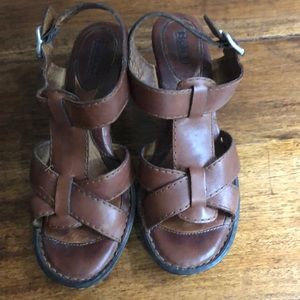 Born brown leather strappy sandal